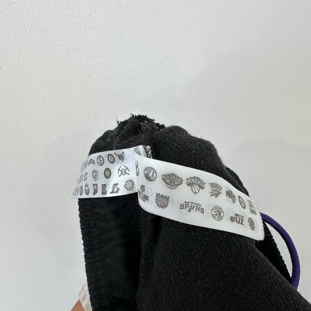 NBA Lakers Kids Black Shorts with Pockets - Size S (8) - Picture 11 of 12